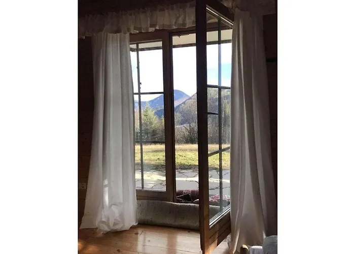 The Karl Anton Huette Nyaraló *